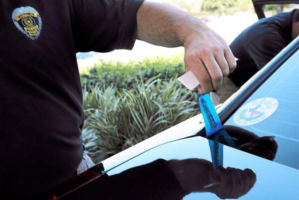 VIN Etching Kit on Car, Auto, Vehicle Glass for Anti-Theft: Engrave VIN  Numbers