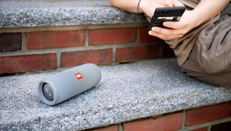 Best Valentine's Day gifts for men: JBL Flip 5