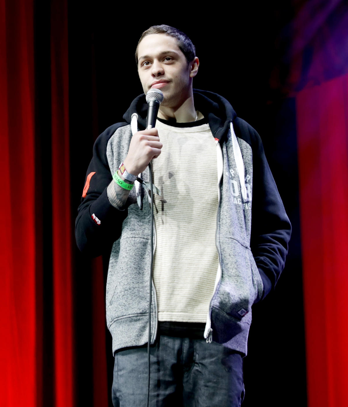 Pete Davidson Reveals He Was High on Ketamine at Aretha Franklin's Funeral:  'I'm Embarrassed' - Yahoo Sports