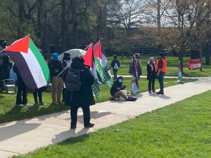 Students ‘occupying’ People’s Park on MSU campus. (WLNS)