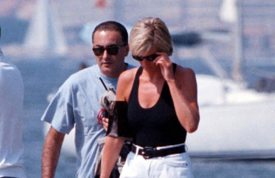 Lady Diana y Dodi Fayed credit:Bang Showbiz