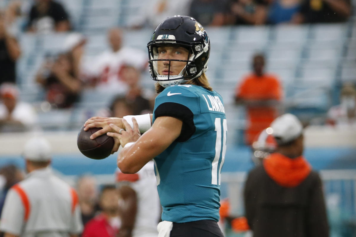 trevor lawrence jaguars uniform