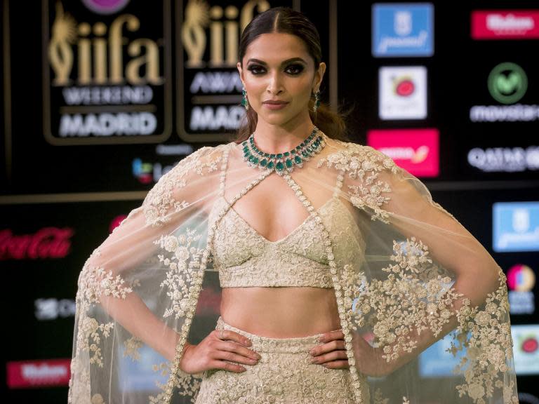 Padmavati: Hindu activists threaten to burn UK cinemas if Deepika Padukone-starring movie released