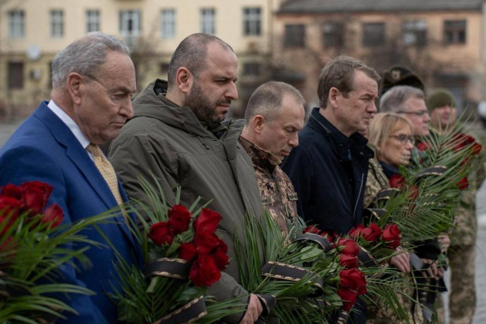 US generals join Ukrainian counterparts in Lviv (via REUTERS)