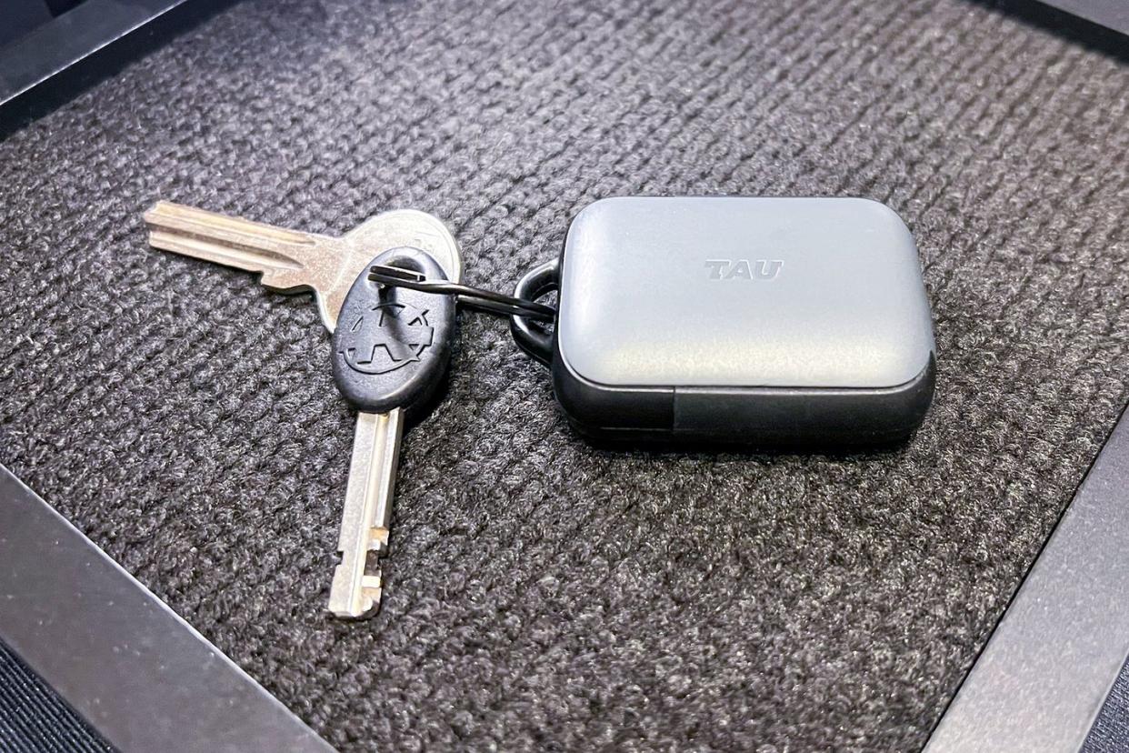 rollingsquare tau 2 keychain