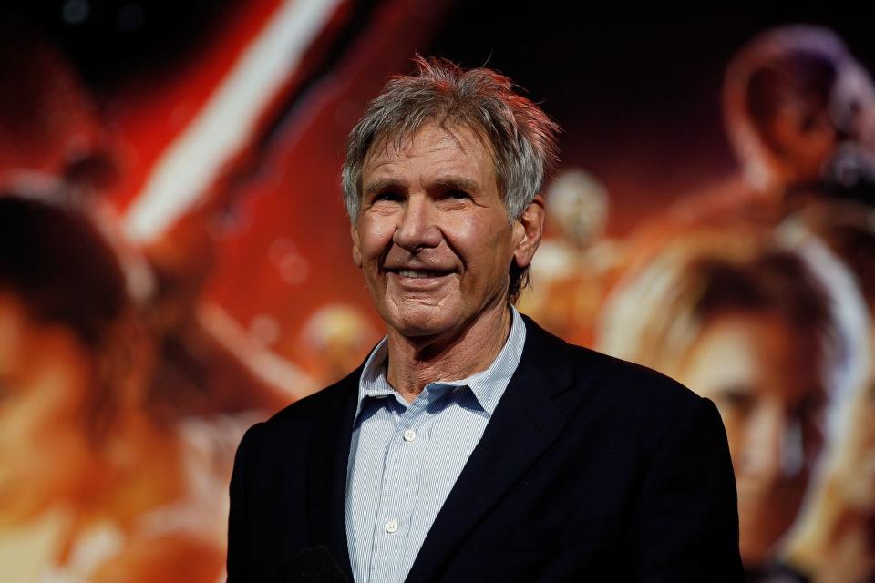 Bis 1970 war Harrison Ford unter dem Namen Harrison J. Ford bekannt. Doch eigentlich hat der Schauspieler überhaupt keinen zweiten Vornamen. Das "J." diente lediglich dazu, dass Ford nicht mit dem bekannten Stummfilmschauspieler Harrison Ford verwechselt wurde. Inzwischen besteht da allerdings keine Gefahr mehr. (Bild: Brendon Thorne/Getty Images for Walt Disney Studios)