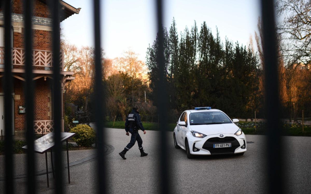 La tête décapitée d’une femme non identifiée retrouvée dans un parc parisien