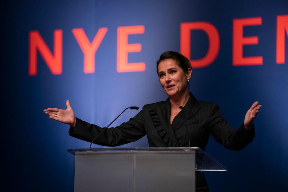 Als Außenministerin steht Birgitte Nyborg (Sidse Babett Knudsen) vor neuen Herausforderungen. (Bild: Netflix / Mike Kollöffel)