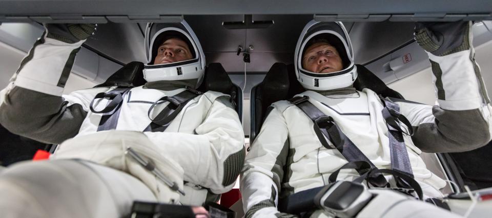 spacex nasa astronauts bob behnken doug hurley crew dragon