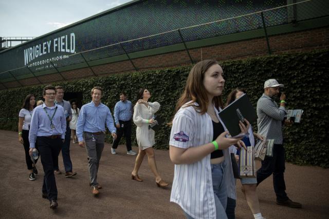 Wrigley Field becomes 'fully cashless and mobile