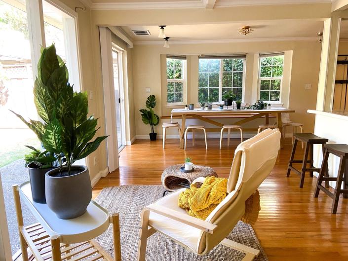 A living area in the Brownstone Shared Housing home in Palo Alto