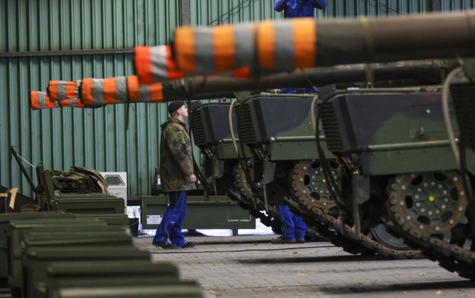 Germany Leopars 2 tanks Ukraine weapons Russia invasion war - Alex Kraus/Bloomberg