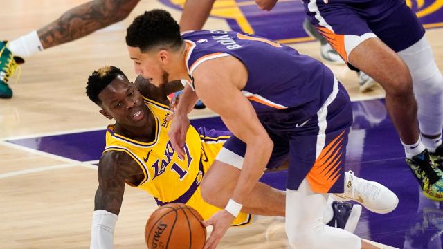 Devin Booker ejected in Phoenix Suns' loss to New York Knicks