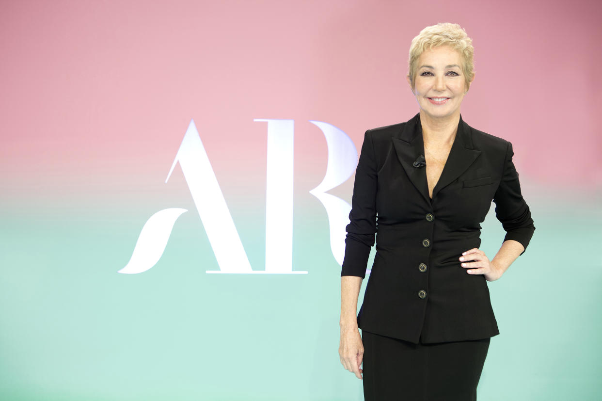 Ana Rosa Quintana en un posado promocional de 'El programa de Ana Rosa' (Mediaset)