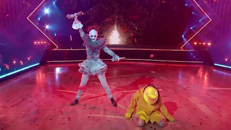 jojo-siwa-dancing-with-the-stars-halloween-night-pennywise-it-perfect-score-jazz-routine.jpg