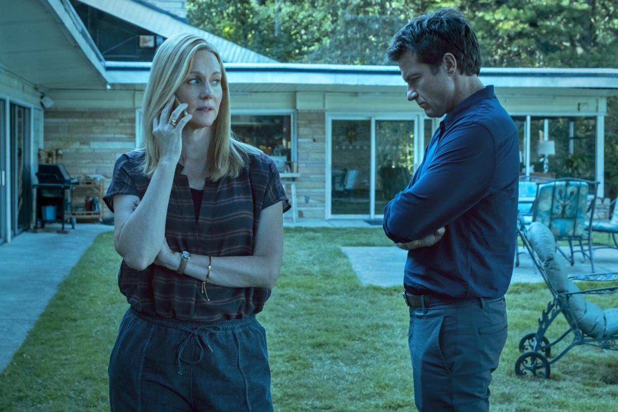 OZARK OZARK: (L TO R) Laura Linney as Wendy Byrde and Jason Bateman as Marty Byrde in Episode 3010 of OZARK Cr. Steve Deitl/Netflix © 2020