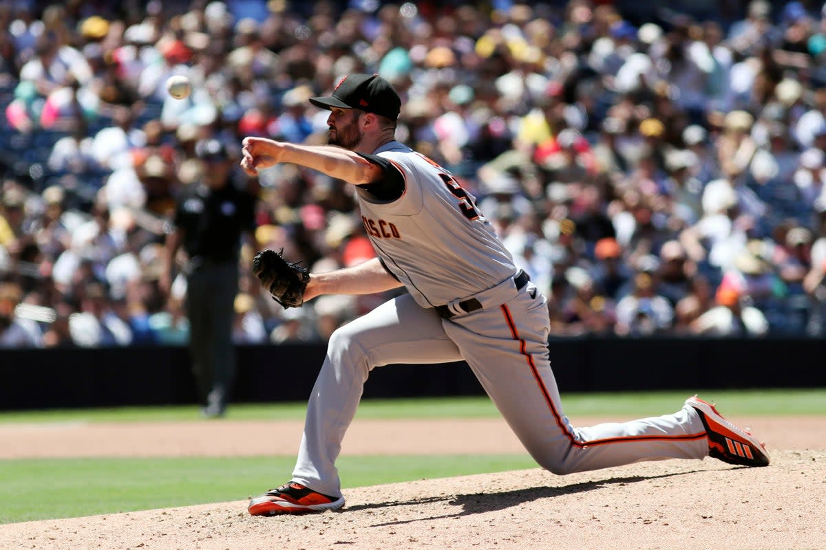 DEP-BEI GIGANTES-PADRES (AP)