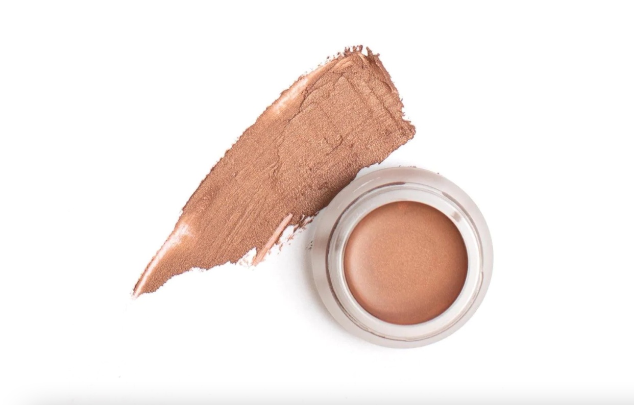 You can save big on the RMS Beauty Buriti Cream Bronzer at this year's Sephora Canada annual holiday sale.