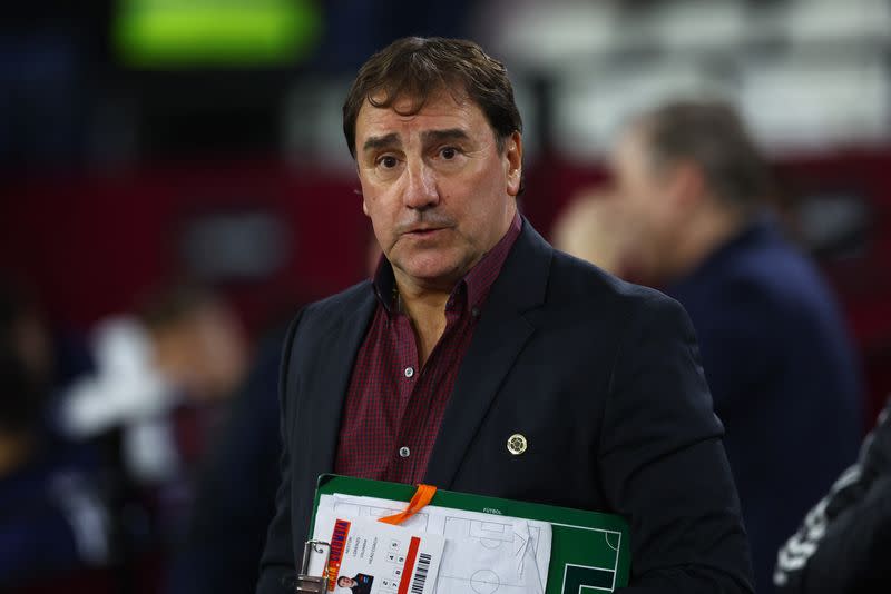 FOTO DE ARCHIVO. El entrenador de Colombia, Néstor Lorenzo, antes de un partido amistoso contra España en el Estadio de Londres