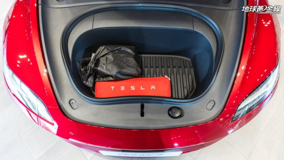 Model 3煥新版的前行李廂容量則為88L。(攝影/ 劉家岳)
