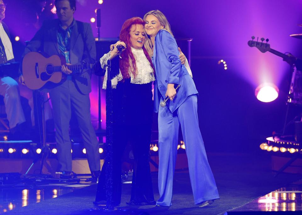 CMT The Judds Love Is Alive The Final Concert Featuring Wynonna