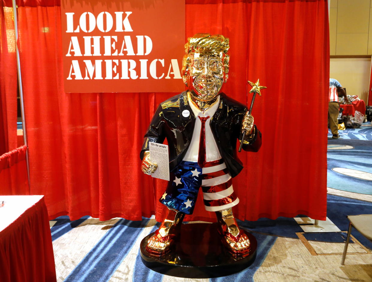 Die Republikaner und das goldene Kalb: Donald Trump Statue bei der CPAC-Konferenz in Orlando. (Bild: REUTERS/Octavio Jones)