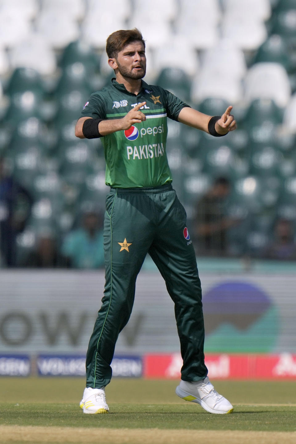 Pakistan's Shaheen Shah Afraidi celebrates after taking the wicket of Bangladesh's Litton Das during the Asia Cup cricket match between Pakistan and Bangladesh in Lahore, Pakistan, Wednesday, Sept. 6, 2023. (AP Photo/K.M. Chaudary)