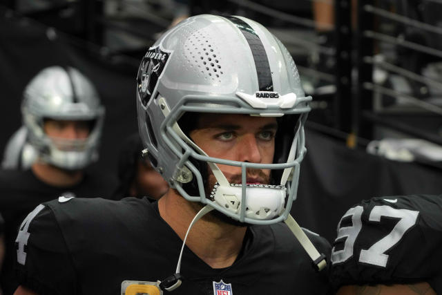 NFL player props: Raiders' Derek Carr is a clunker in cold weather