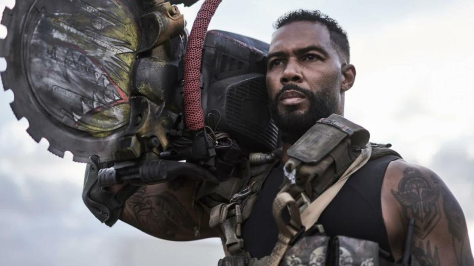 Omari Hardwick's Vanderhoe wielding giant saw in Army of the Dead