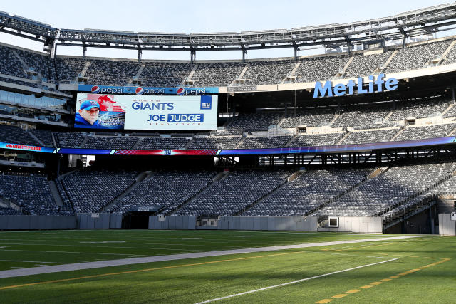 MetLife Stadium is Almost Completely Empty For Giants-WFT