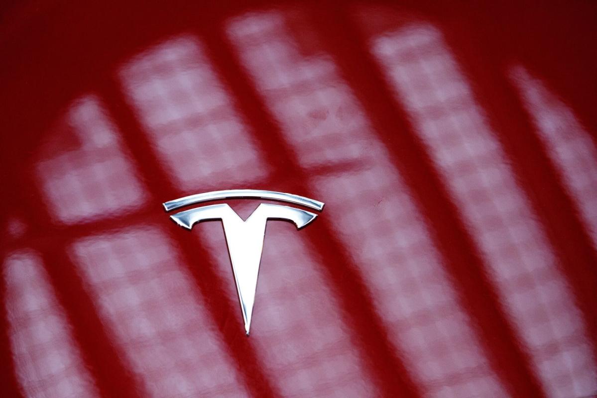 Tesla spends the weekend cutting car prices and FSD programs