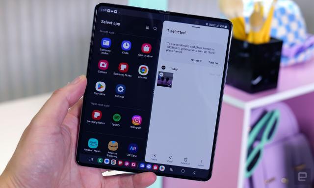 Samsung Galaxy Z Fold 5 pre-orders on  include a $200 gift card