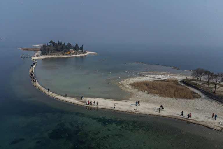 Italia; mundo; Sequía; Agua; San Biagio; Manerba del Garda, lago Garda