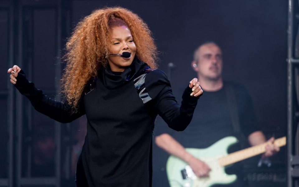 Janet Jackson musste sich nach dem Auftritt öffentlich im TV entschuldigen; viele Live-Übertragungen werden seitdem nur noch mit gehöriger Zeitverzögerung gesendet. Bezeichnend: Gegen den damaligen "Entblößer" und Duettpartner Justin Timberlake wurden keine moralischen Vorwürfe erhoben. (Bild: 2019 Getty Images/Ian Gavan)