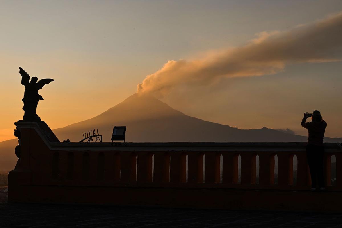 Hundreds of people in Mexico City stretch out for a 'mass nap' to  commemorate World Sleep Day