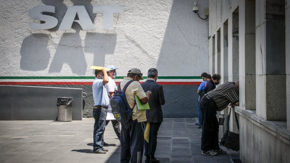 Tras reclamos, AMLO abre la puerta a frenar constancia de situación fiscal: Si complica las cosas, se quitará