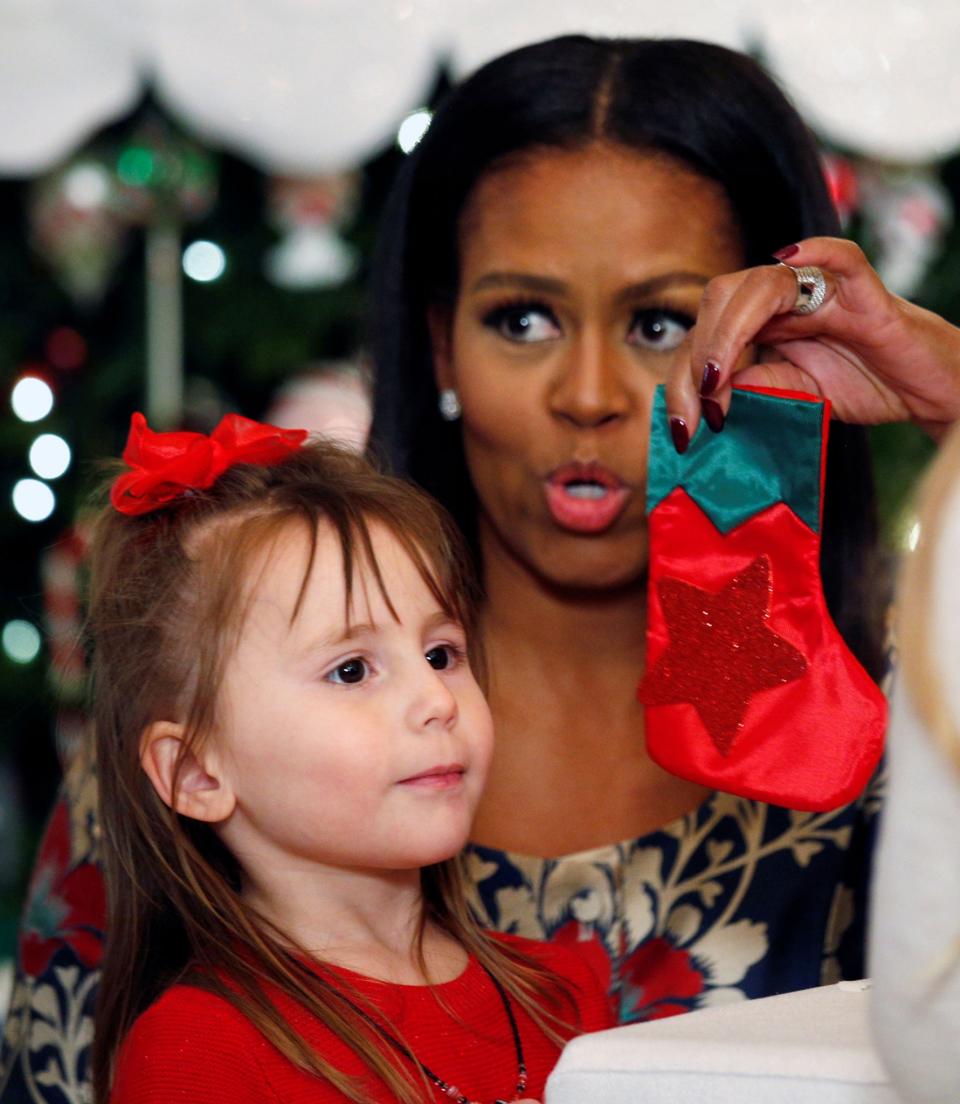 The Obamas unveil the 2016 White House holiday decorations