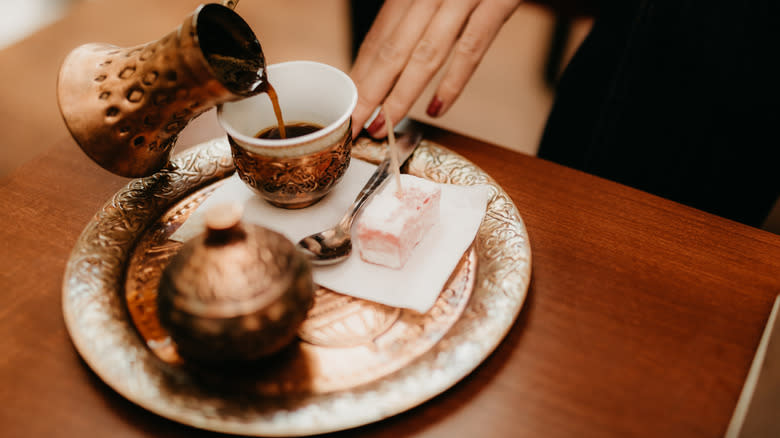 turkish coffee pouring 