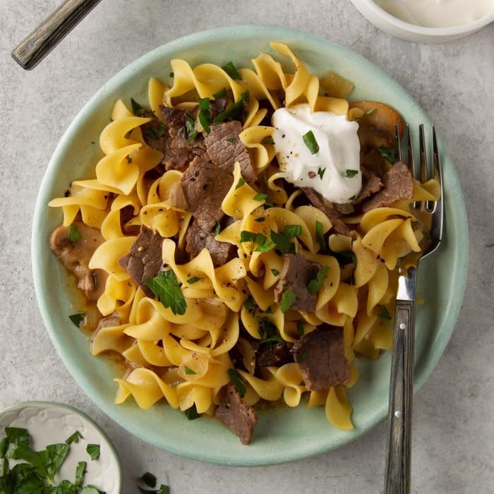 Quick Beef And Noodles Exps Ft20 41138 F 0228 1 14