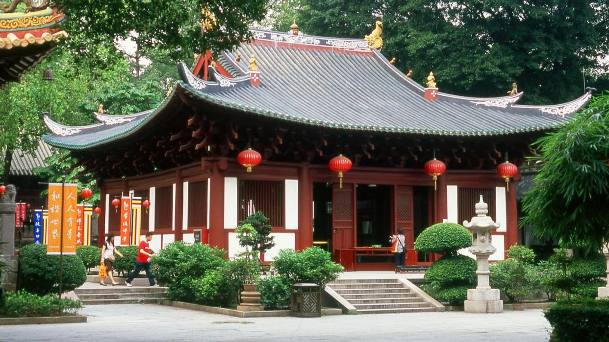 china temple of bright filial piety guangxiao si, guangzhou, guangdong province