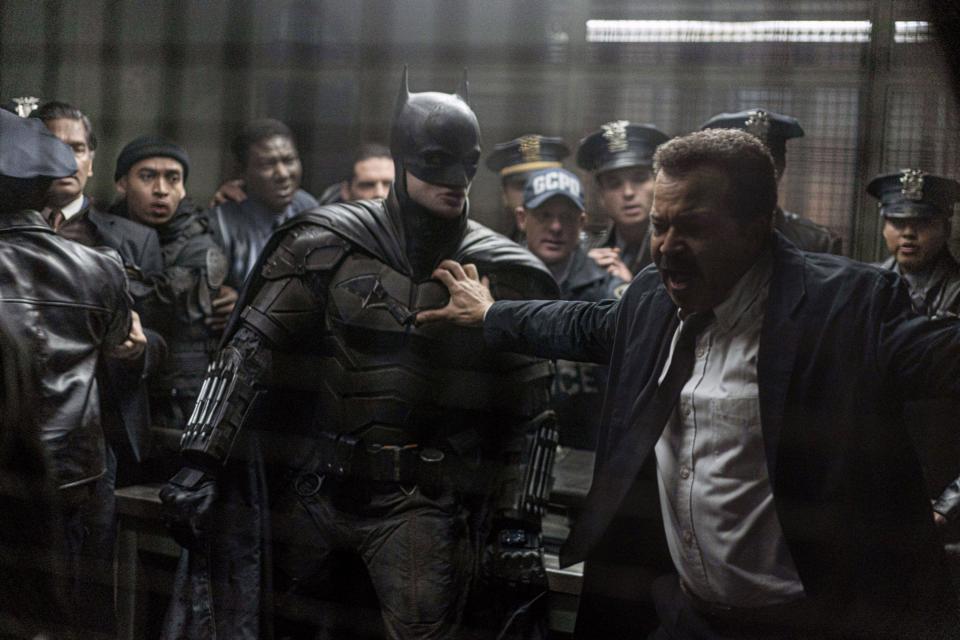 Robert Pattinson as Batman and Jeffrey Wright as James Gordon in The Batman