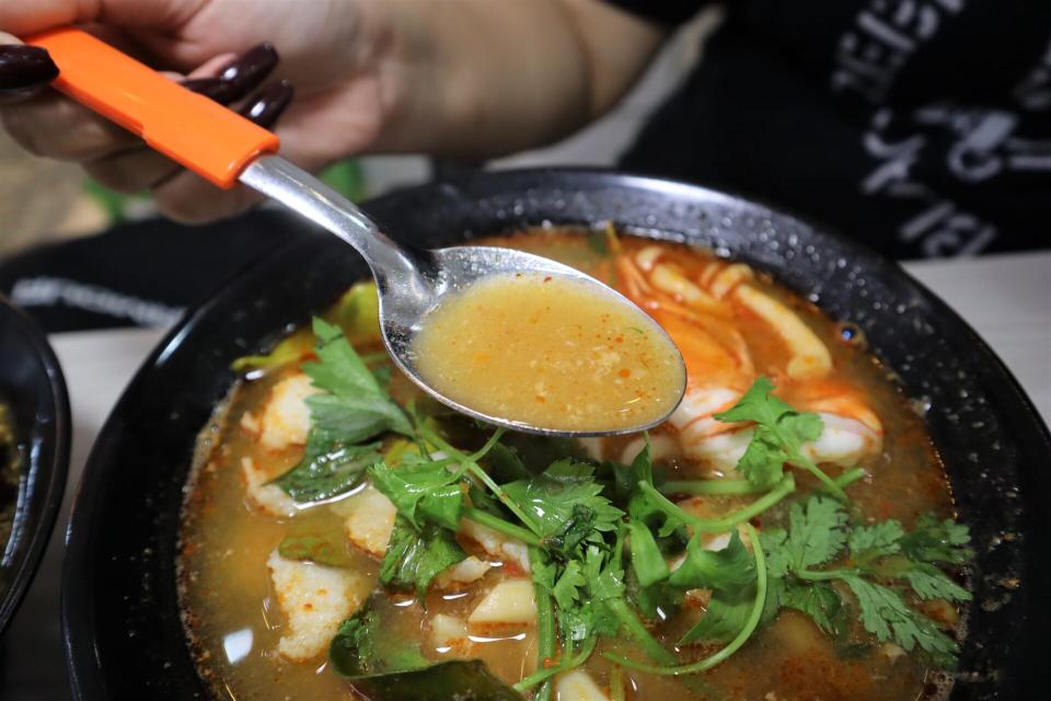 nimman soi 9 - tom yum broth