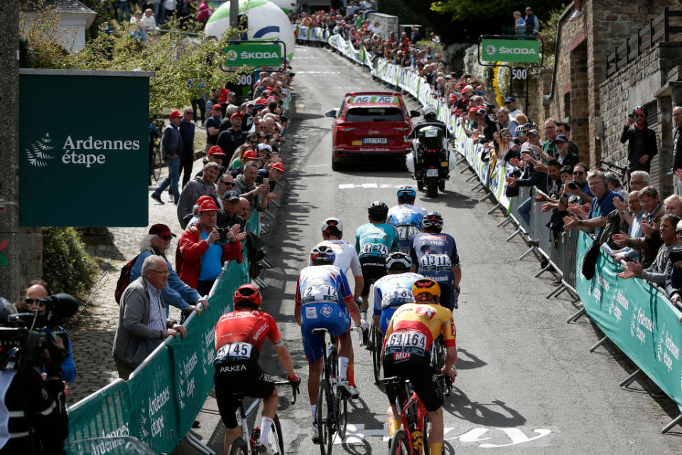 La Flèche Wallonne peloton in the 2023 race