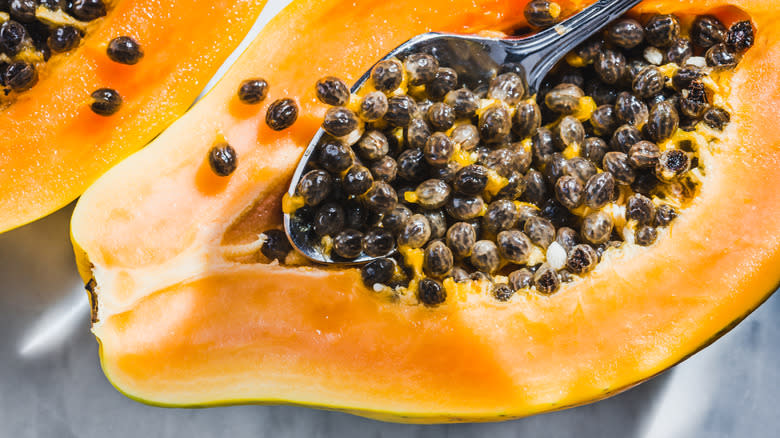 Papaya with seeds 