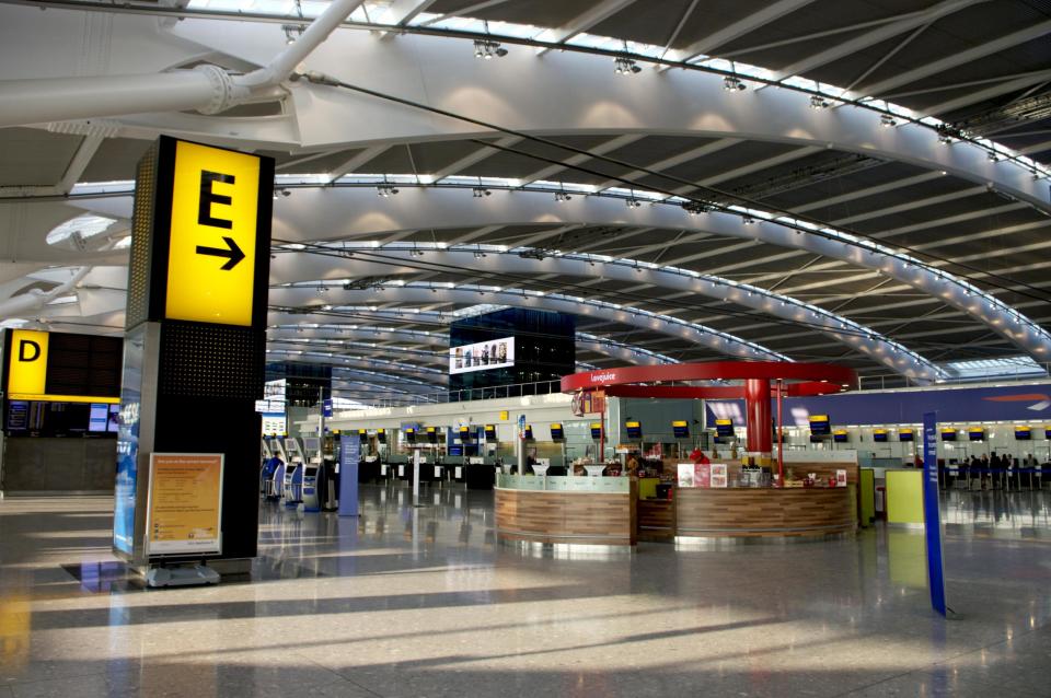 Den achten Platz im Ranking sichert sich der London Heathrow Airport. Fünf Terminals schickten im vergangenen Jahr rund 68 Millionen Menschen in die große weite Welt oder hießen sie in Großbritannien willkommen. Der Heathrow Airport ist zudem der größte Flughafen Europas.