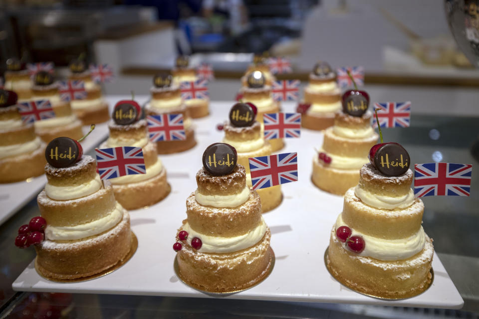 A local bakery prepares royal wedding themed cakes (PA)