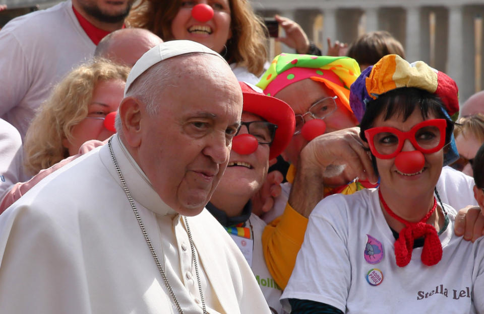 Whilst Pope Francis bestows his godly blessings on a bunch of clowns in Vatican City in the name of all that is holy, the rest of the world takes part in religious feasts in celebration of Irish culture to commemorate Saint Patrick and the arrival of Christianity... These are the most startling photos of the week...