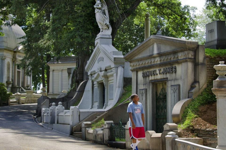 Pedal through a famous Philly cemetery