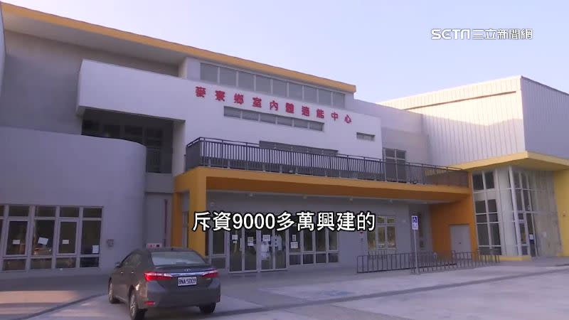 麥寮鄉室內體適能中心裡面有健身房、球類場地，只要是麥寮鄉民就能免費入場。