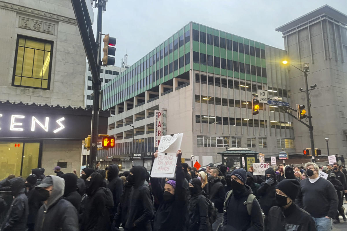 #Violent protest in downtown Atlanta over killing of activist